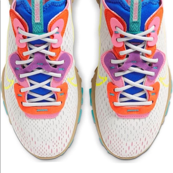 NIKE React Vision in Photon Dust/Hyper Blue - Picture 5 of 8